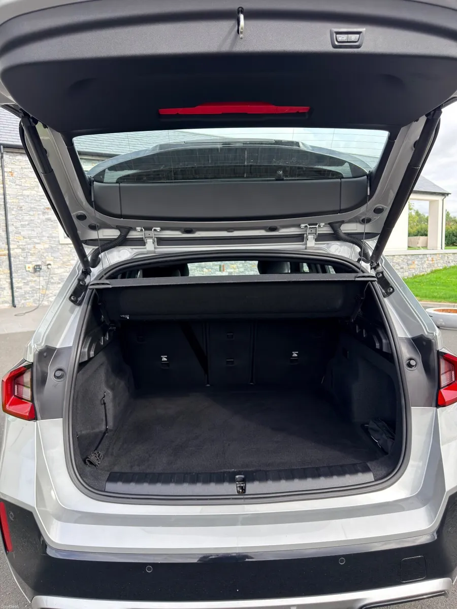 BMW iX 2023 - Image 6