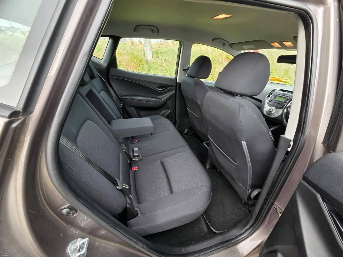 Hyundai IX20 (Automatic) - Image 5