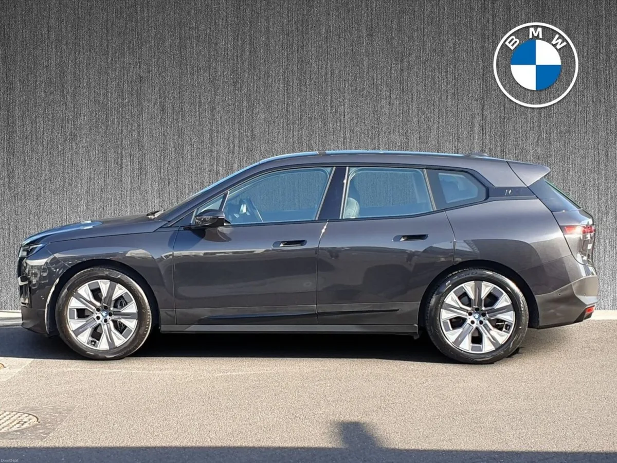 BMW iX xDrive40 Sport - Image 3