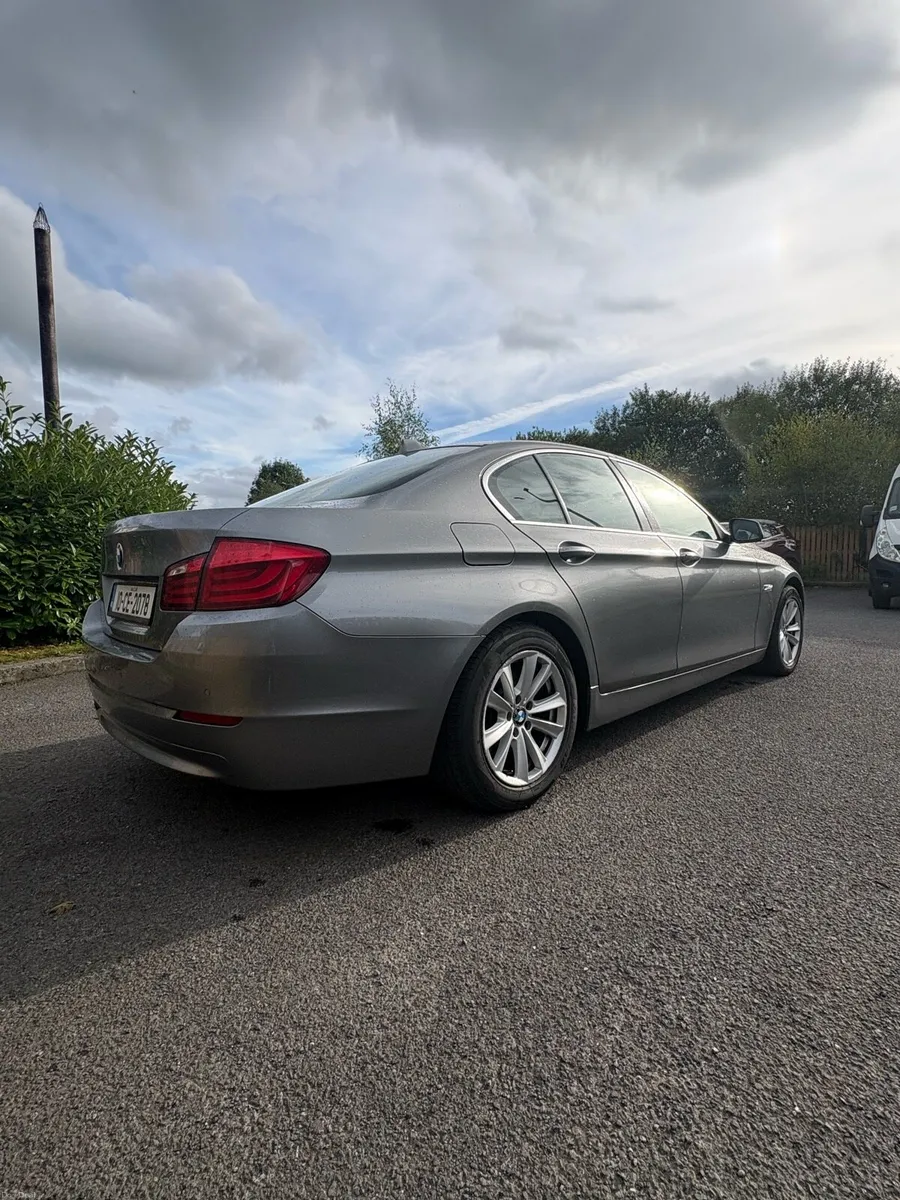 BMW 5 Series - Image 4