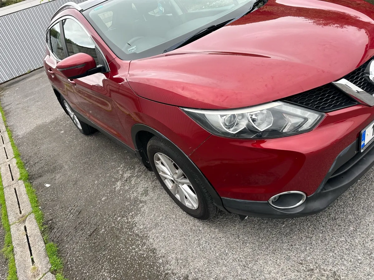 Automatic 2016 Nissan Qashqai 1.2 petrol - Image 4