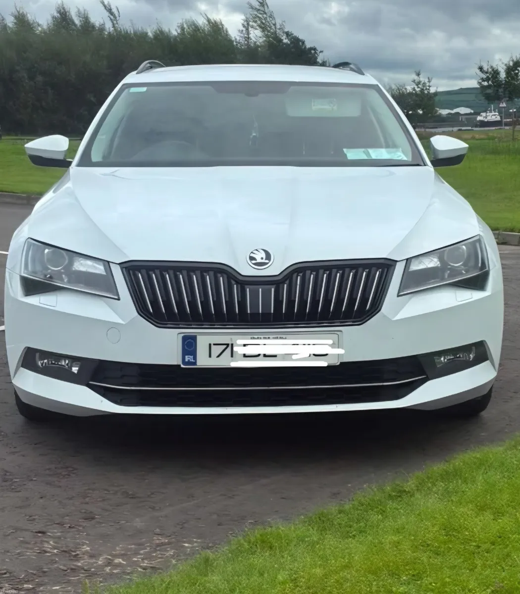 Skoda Superb 2017 - Image 5