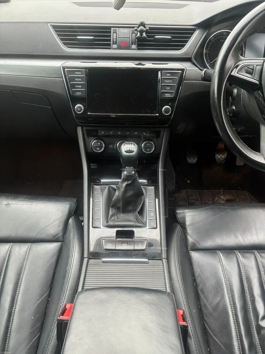Skoda Superb 2017 - Image 6