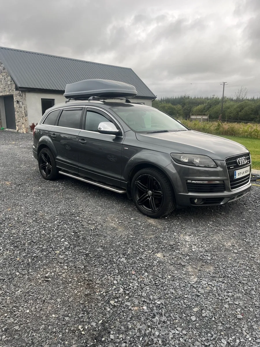 Audi Q7 - Image 2