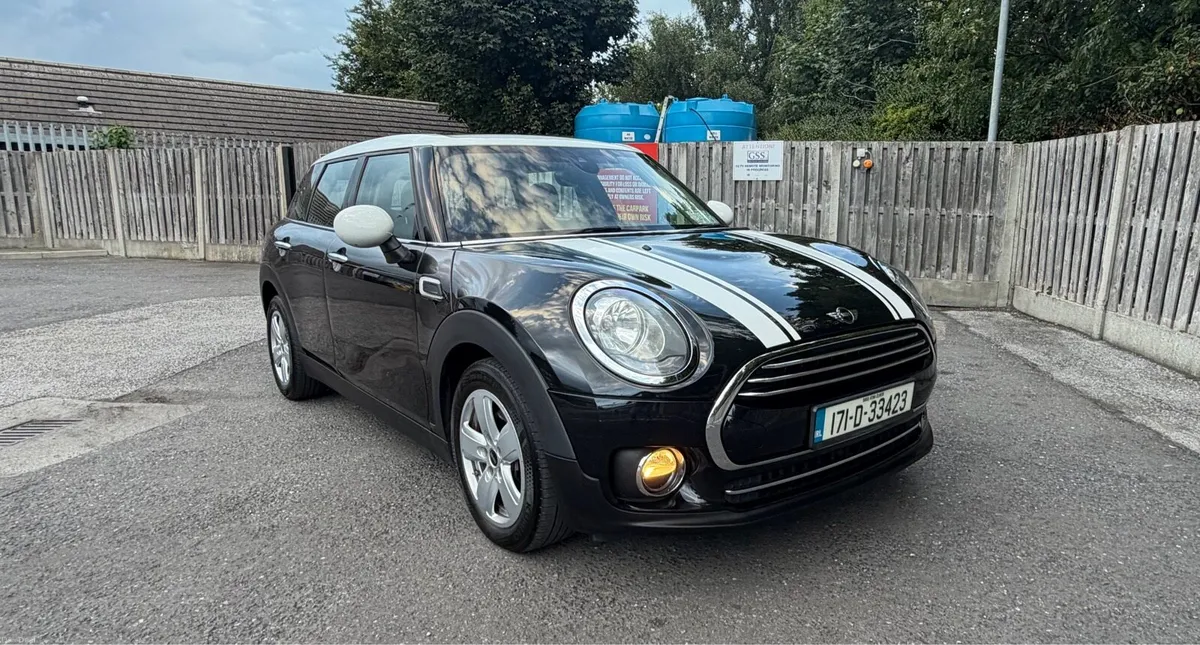 2017 Mini Cooper Clubman - Image 1