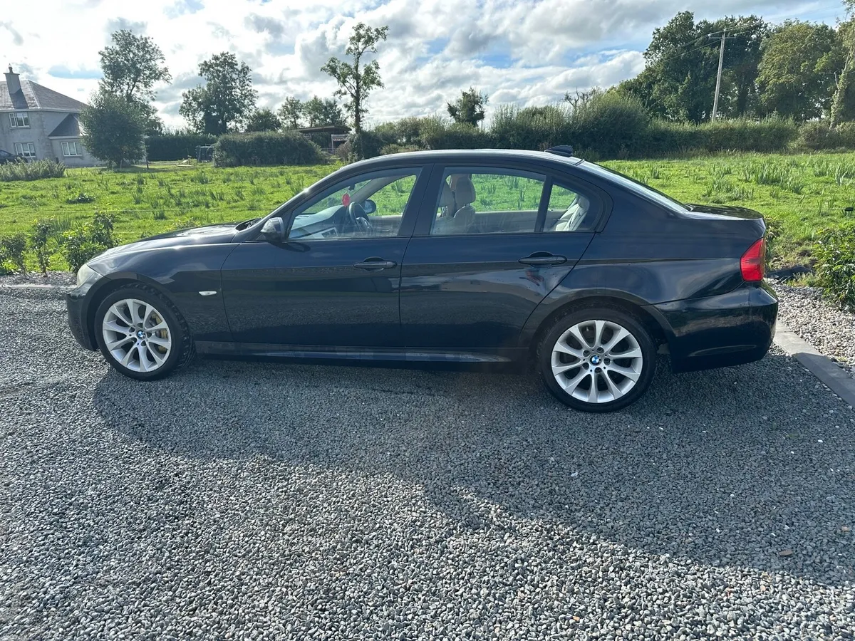 BMW 3-Series 2008 - Image 2