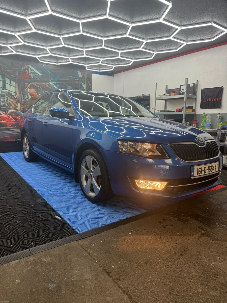 Skoda Octavia VERY LOW KLMs - Image 5