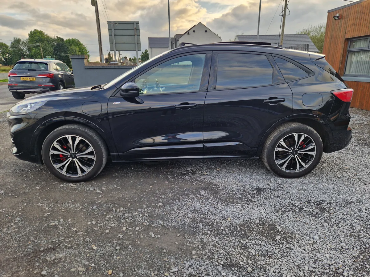 Ford Kuga 2023 - Image 3