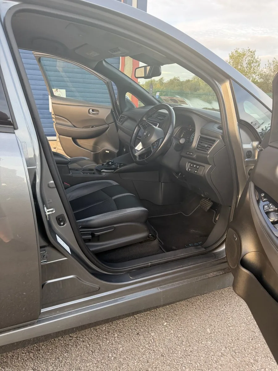 Nissan Leaf . 40kw Top of the range model - Image 3