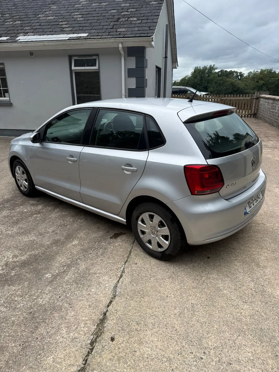 Volkswagen Polo 2010 - Image 2
