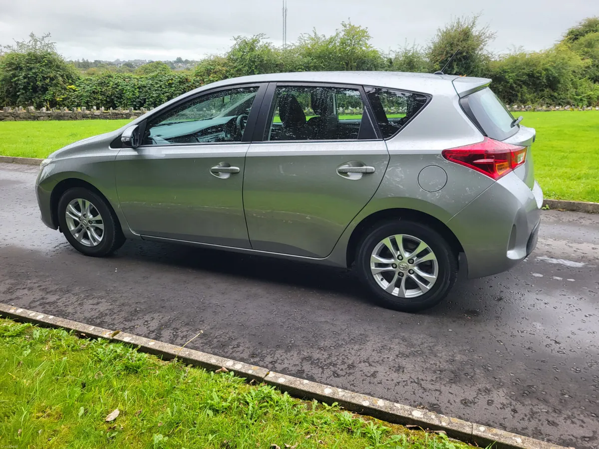 Toyota Auris 1.4 D4D   2013 - Image 4