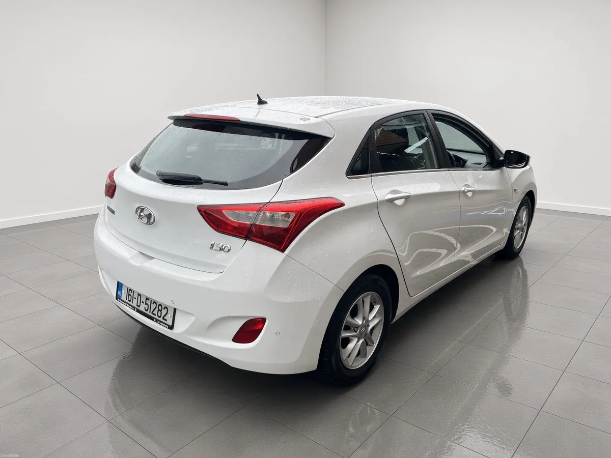 Hyundai i30 2016 low miles - Image 4