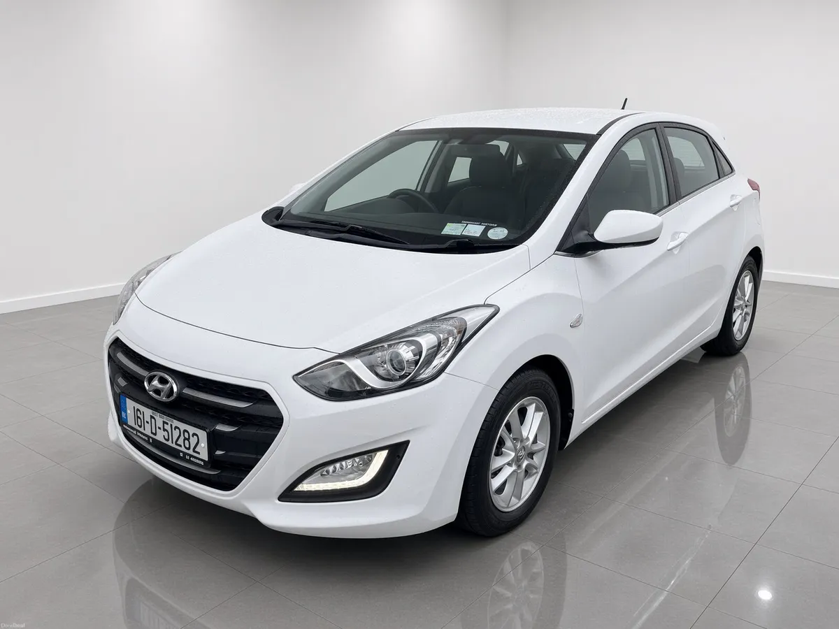 Hyundai i30 2016 low miles - Image 3