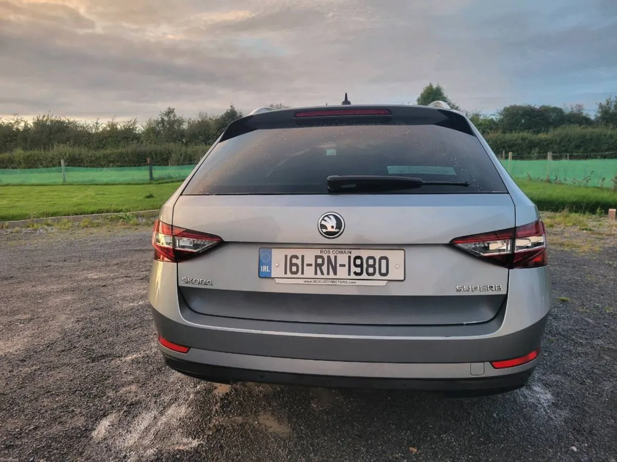 Skoda Superb (estate) - Image 4