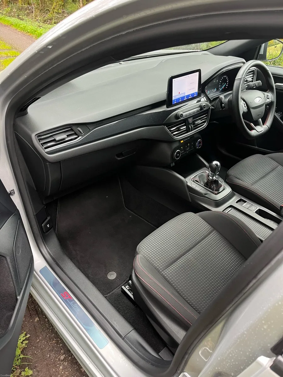 Ford Focus eco boost ST line 2021 (LOW MILAGE) - Image 4