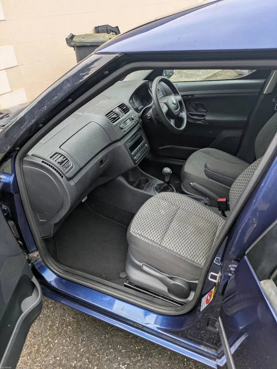 Car - Image 4