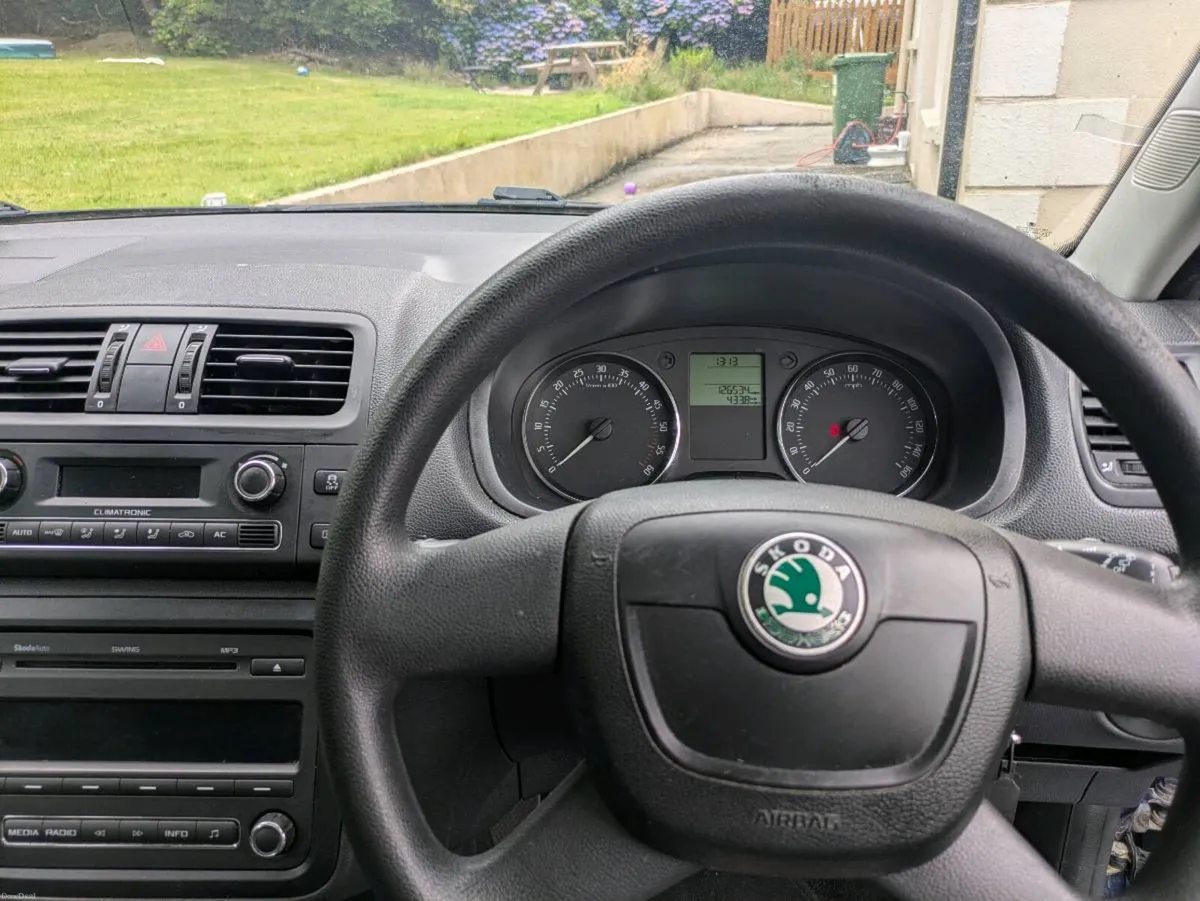 Car - Image 5