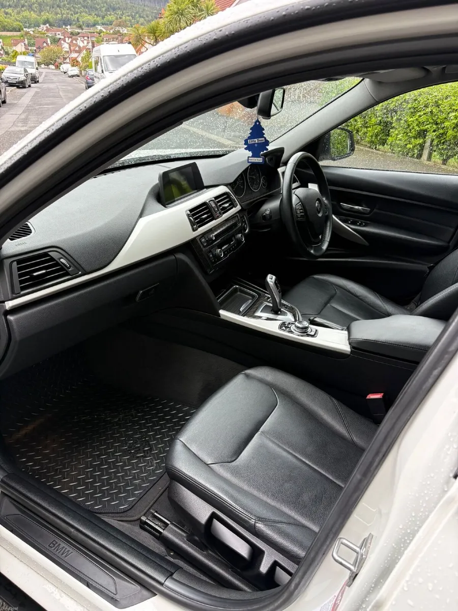 BMW 3-Series 2014 - Image 5