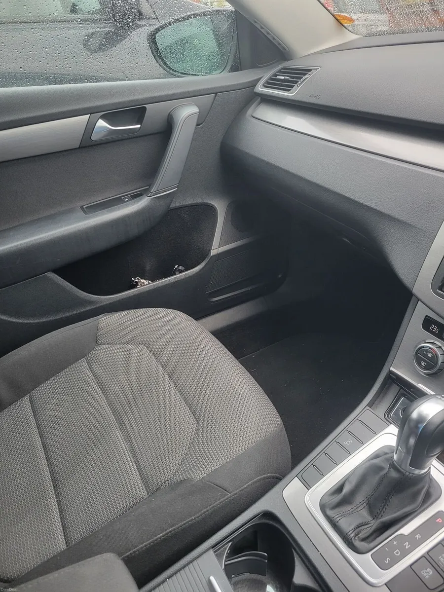 Volkswagen Passat 2014 - Image 4