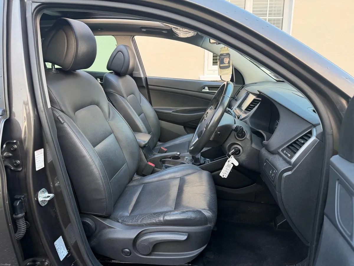 2016 Hyundai Tuscon Premium - NCT 02/28 - Image 4