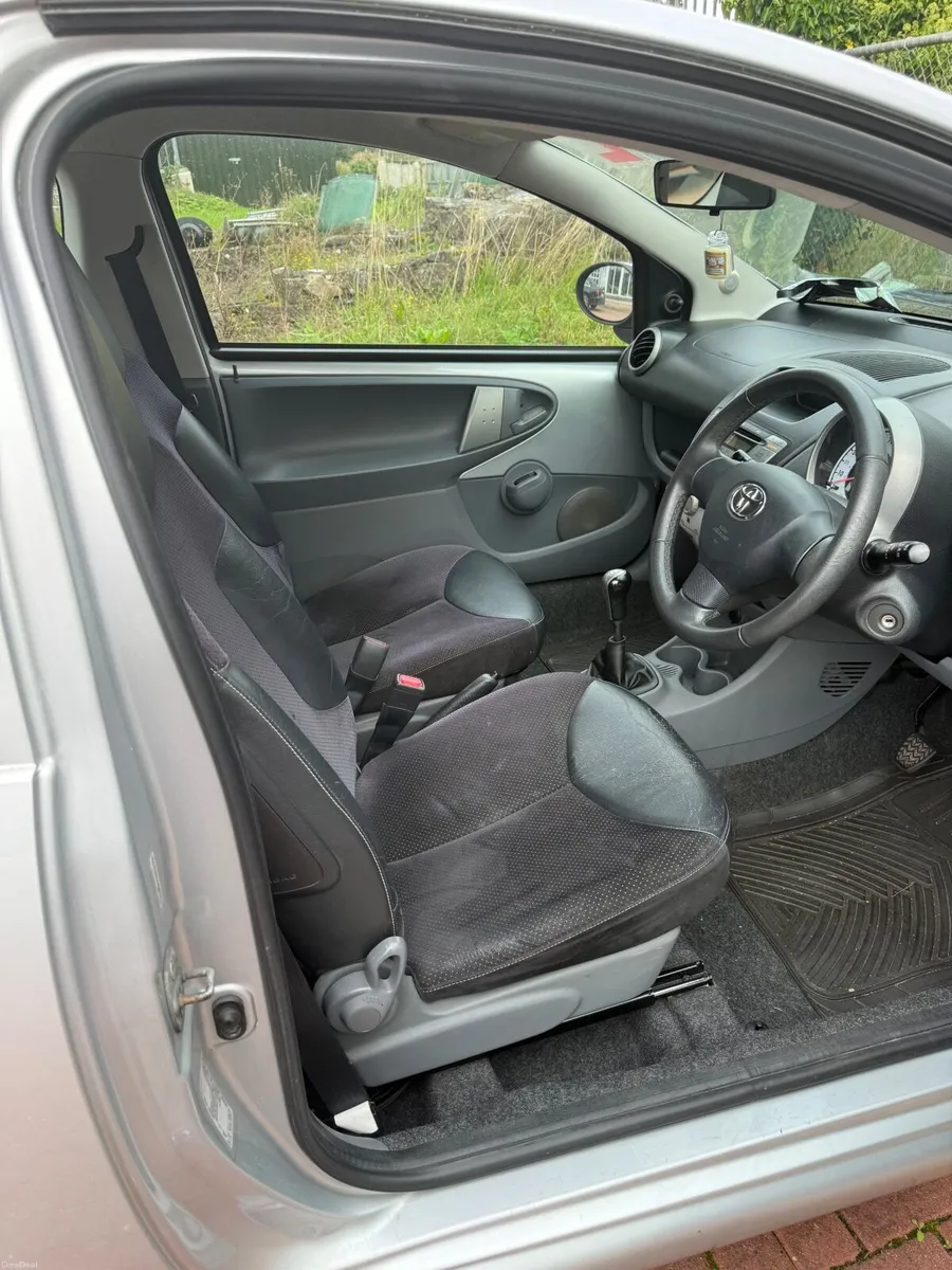 Toyota Aygo 2011 - Image 4