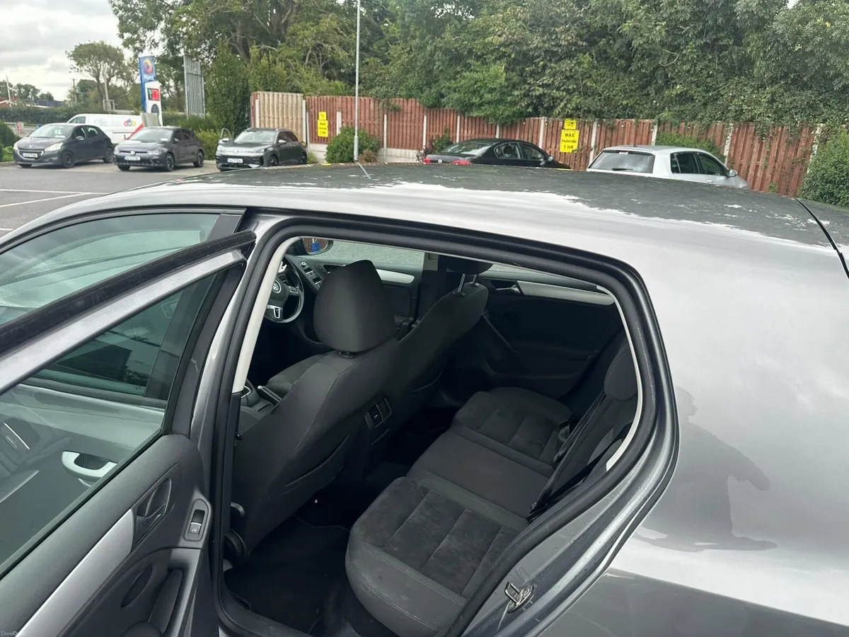 Car - Image 6