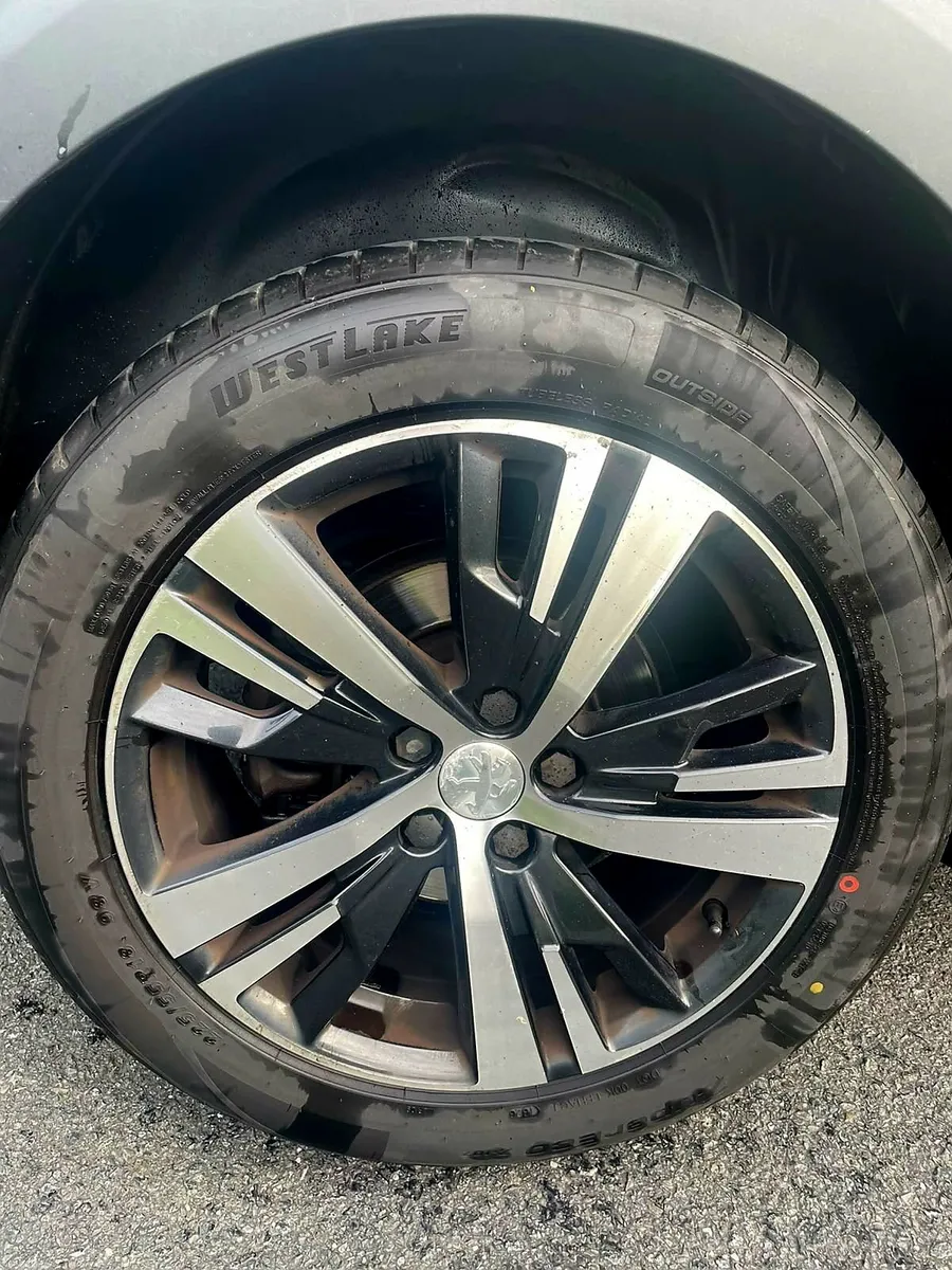 Peugeot 3008 2020 - Image 5