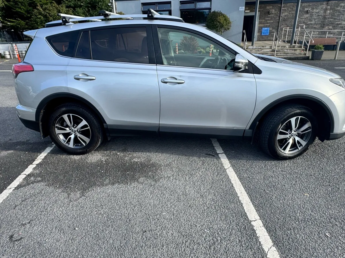 TOYOTA RAV4 - Image 2
