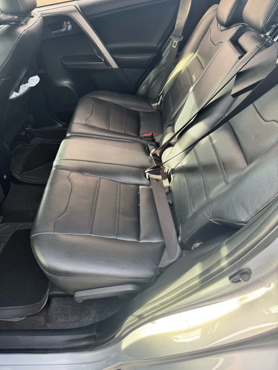 TOYOTA RAV4 - Image 6