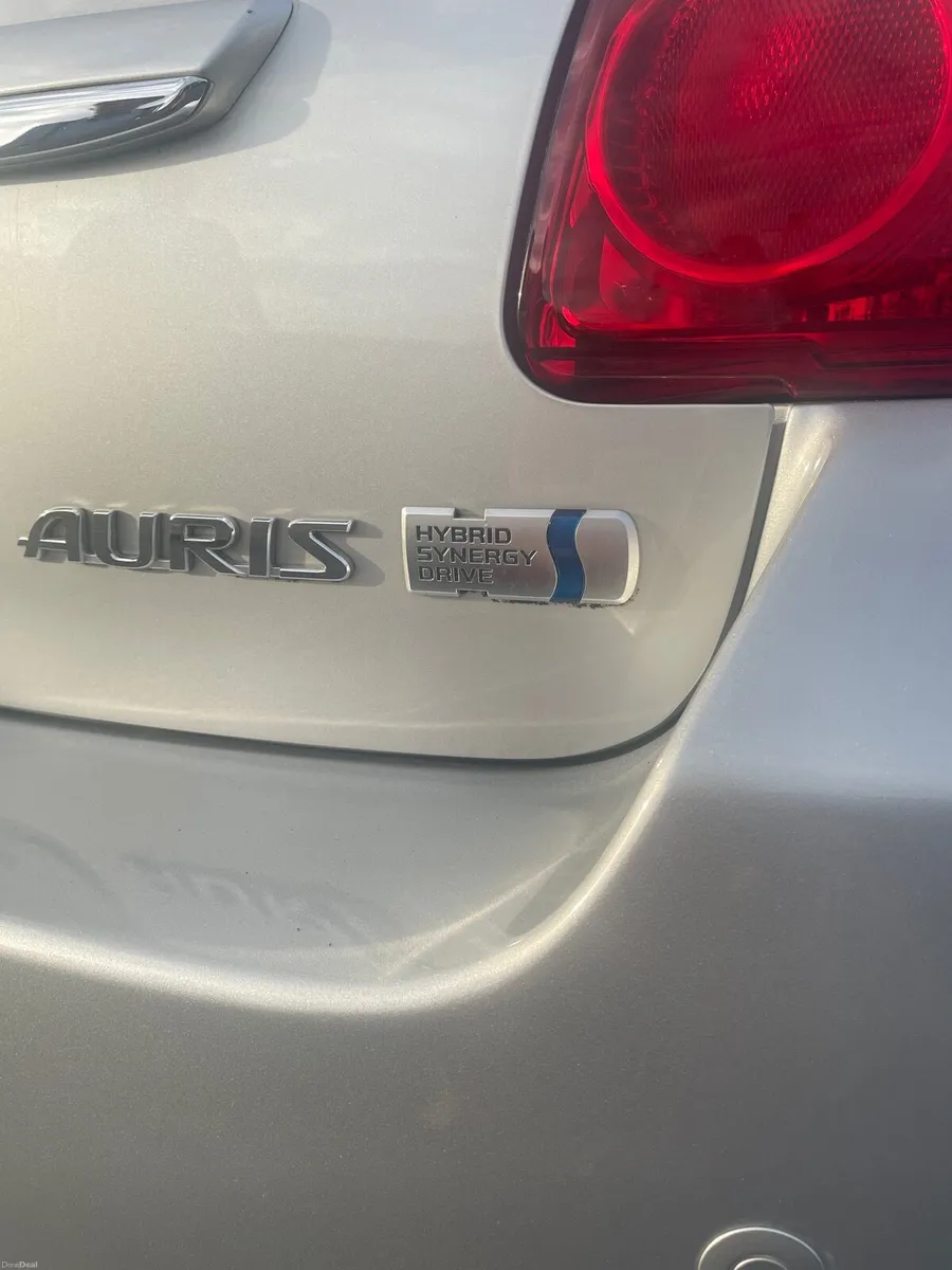 Toyota Hybrid Auris - Image 3