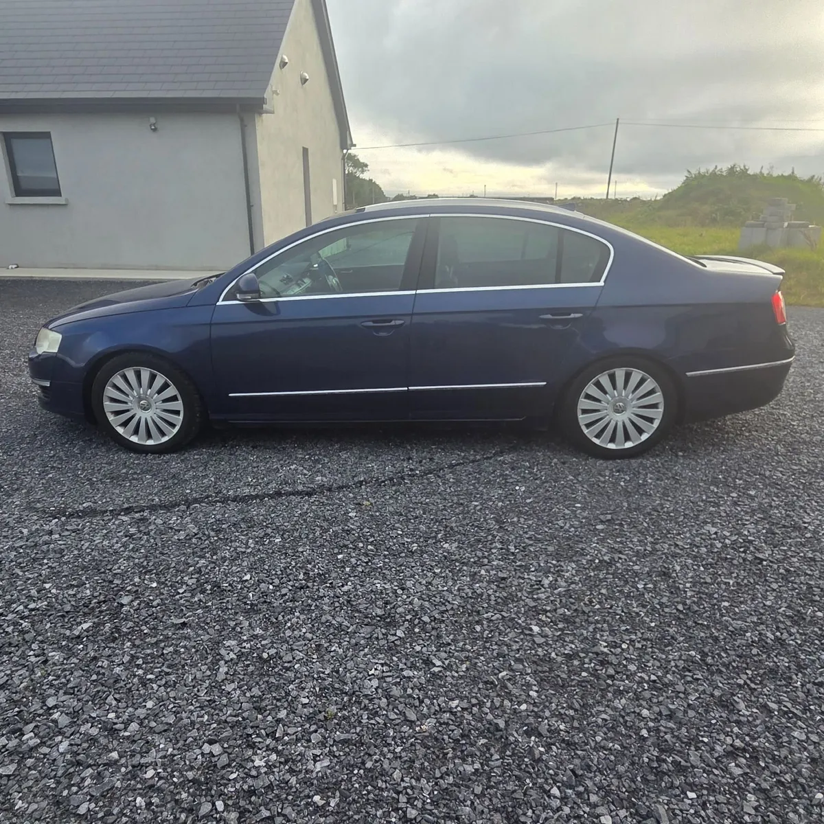 Volkswagen Passat 2008 - Image 2