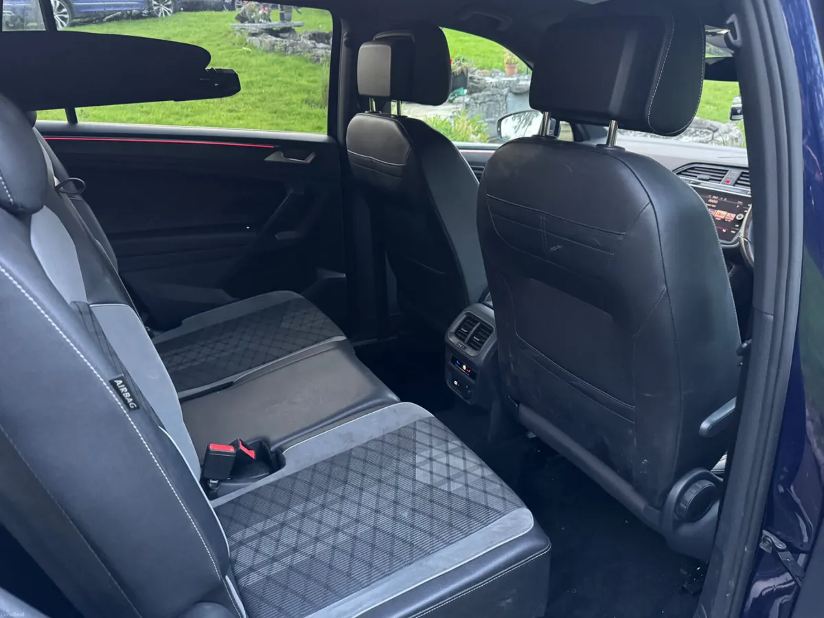 Volkswagen Tiguan all space 7 seats  2023 rline - Image 5