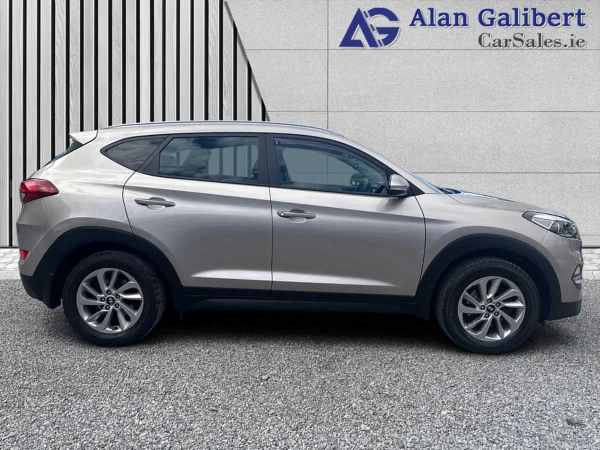 Hyundai Tucson EXECUTIVE 1.7 DIESEL - Image 3