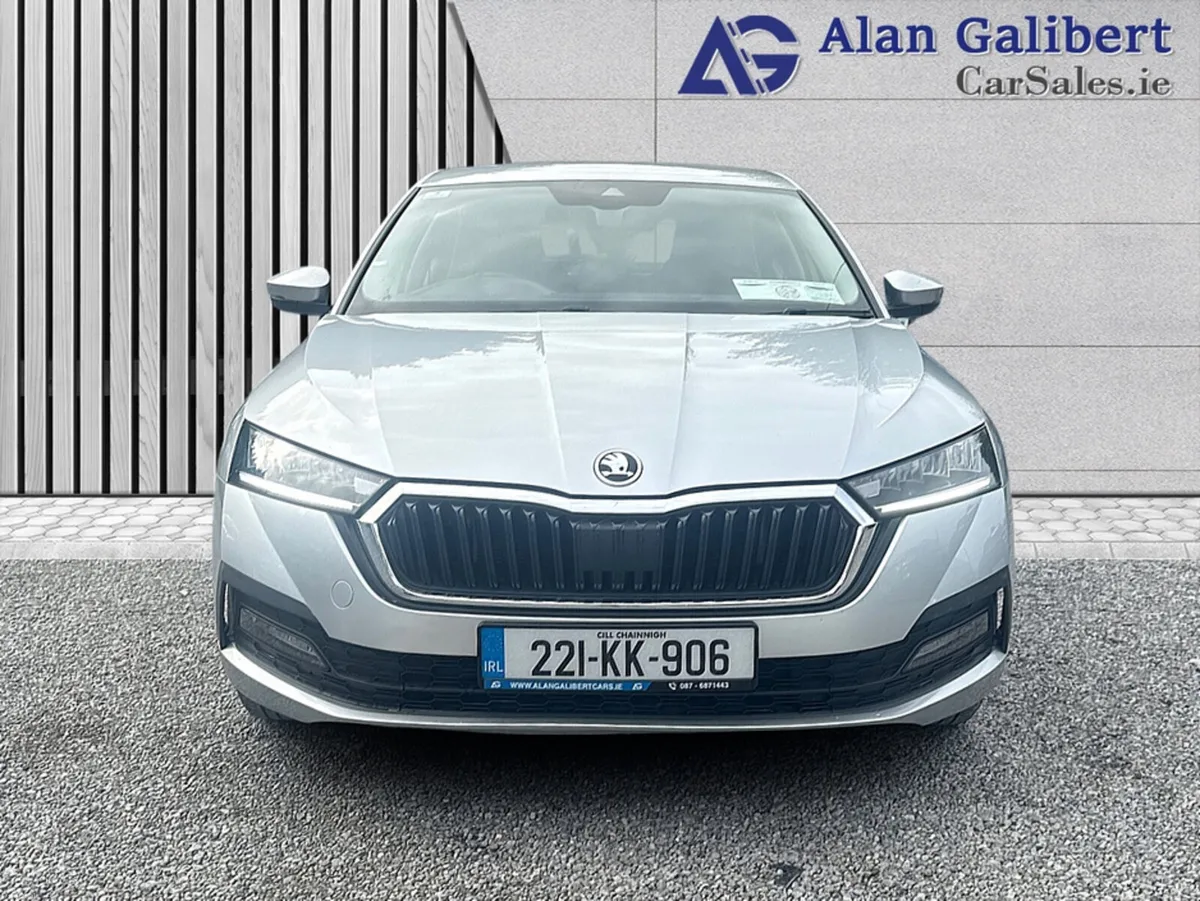 Skoda Octavia AMBITION 1.0 TSI LOW MILEAGE - Image 4