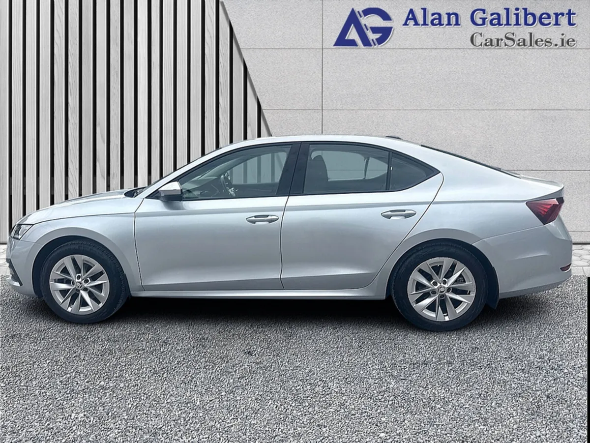 Skoda Octavia AMBITION 1.0 TSI LOW MILEAGE - Image 5