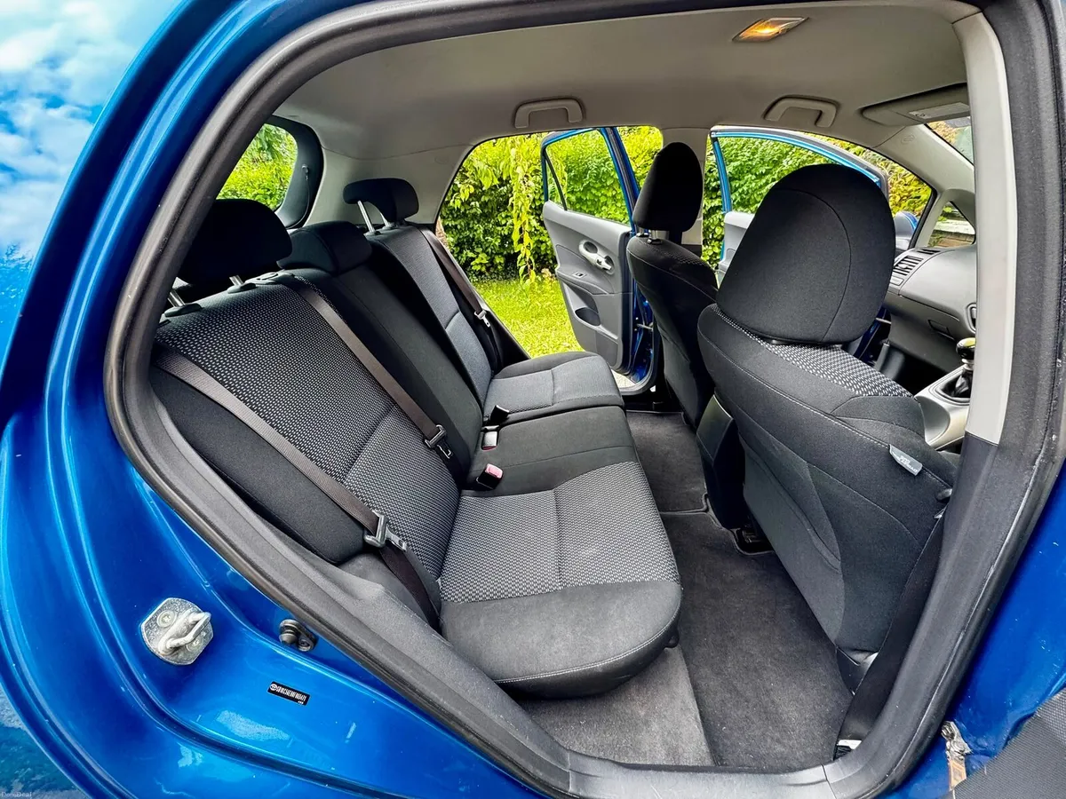 Toyota Auris 1.4 Diesel - Image 4