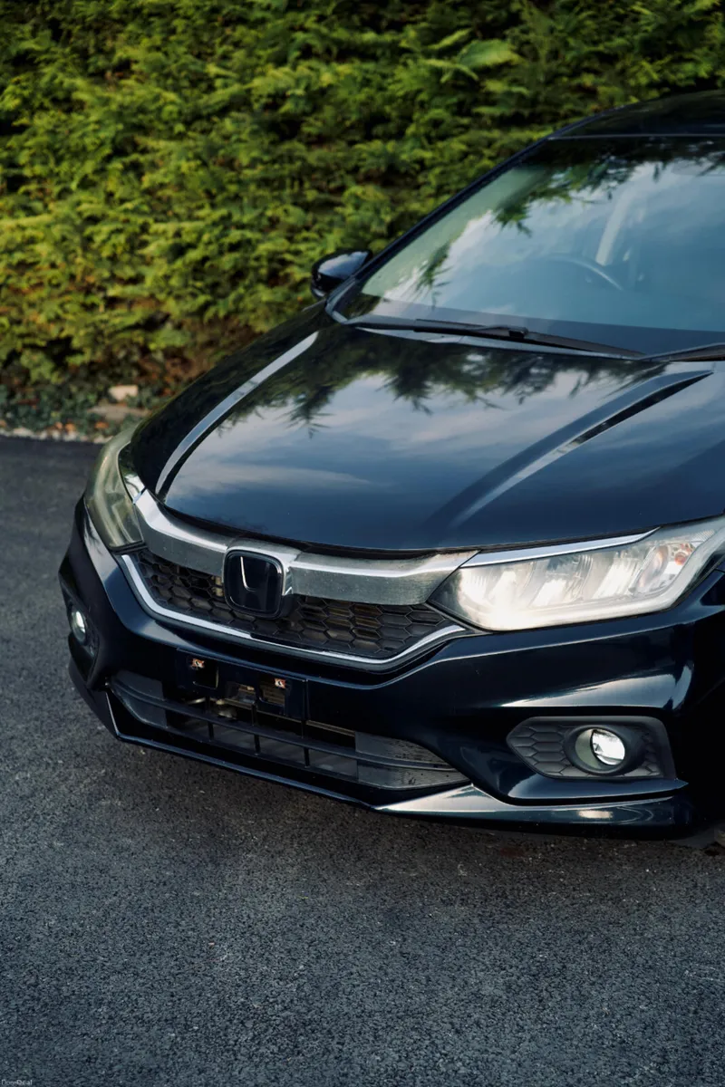 Honda Grace 1.5 2018 with Alloys & Carplay screen - Image 6