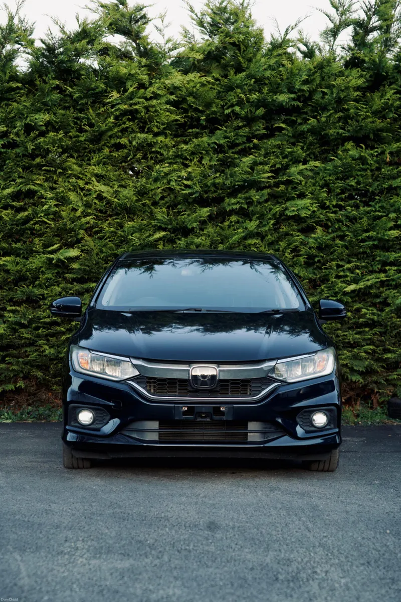 Honda Grace 1.5 2018 with Alloys & Carplay screen - Image 3