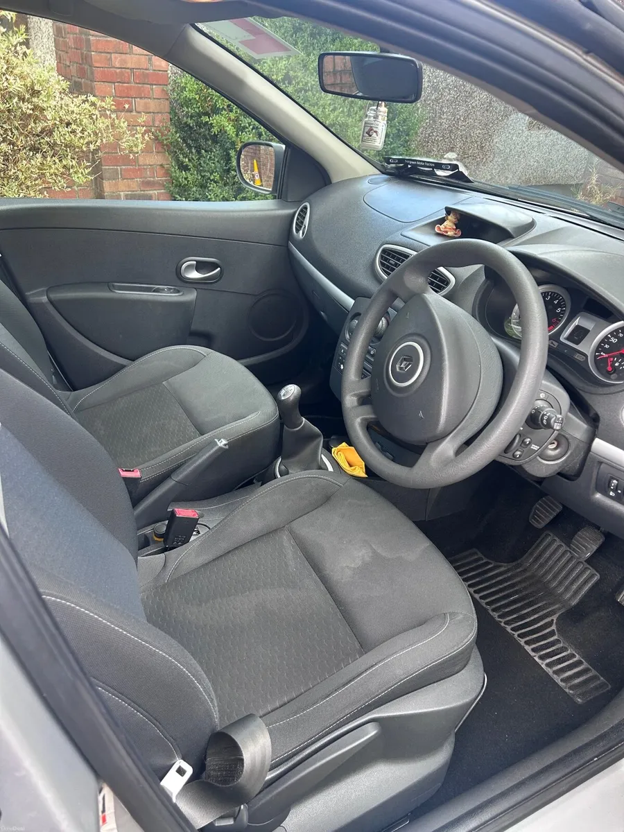 Renault Clio 2010 - Image 4