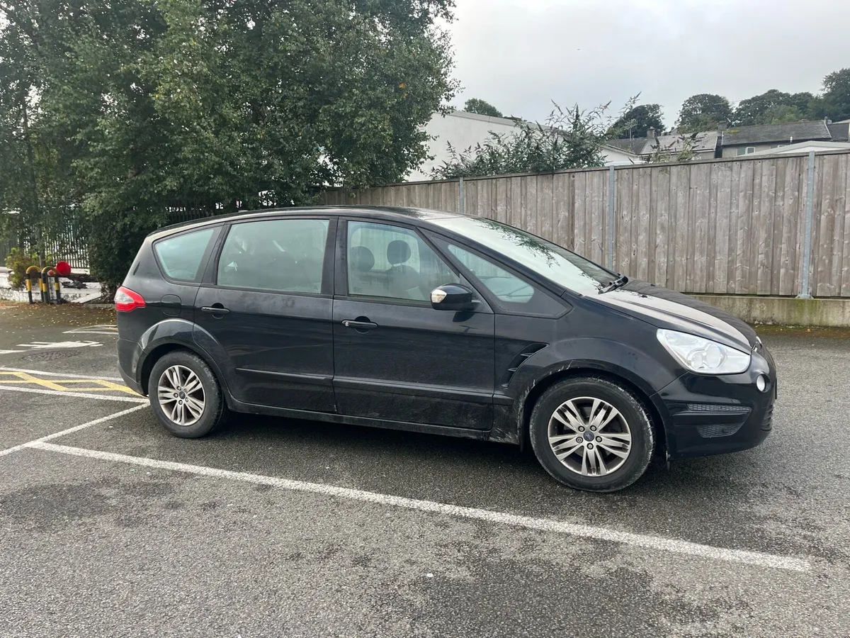 2014 (142) Ford S-Max. Black. - Image 2