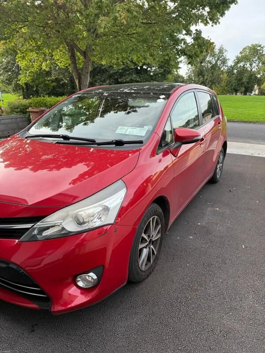 2014 Toyota Corolla Verso - Image 3