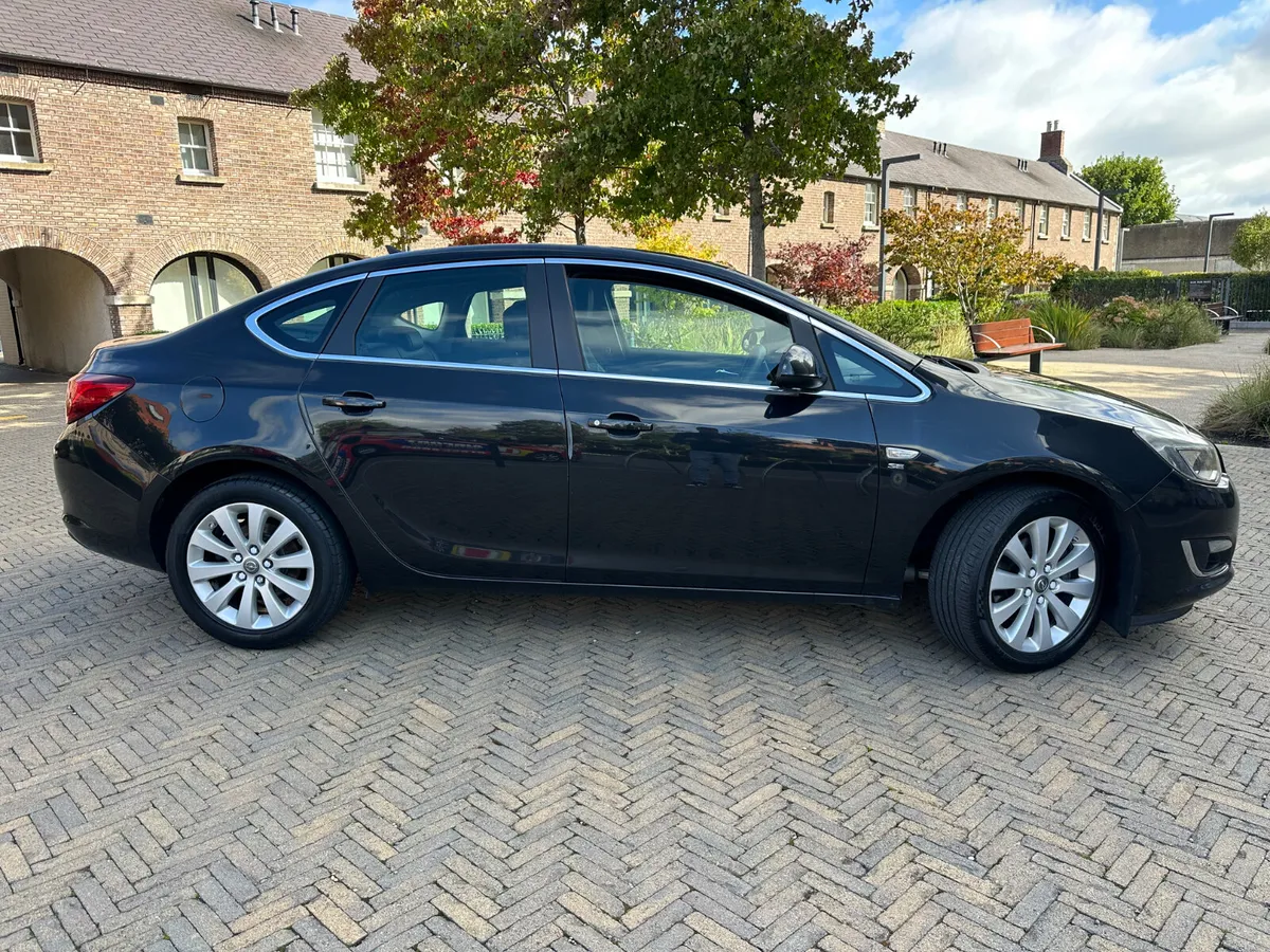 Opel Astra 2015 - Image 5