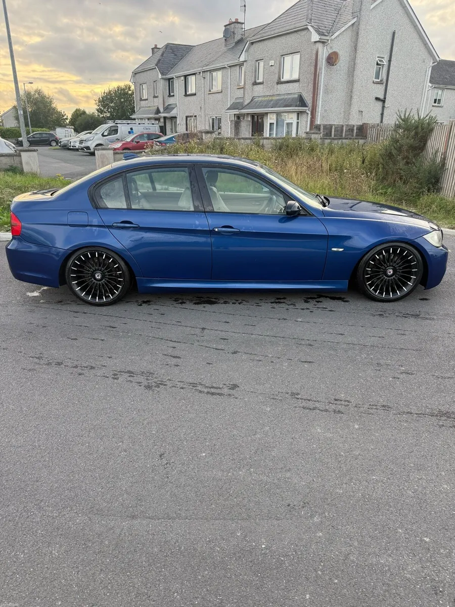 BMW - Image 2