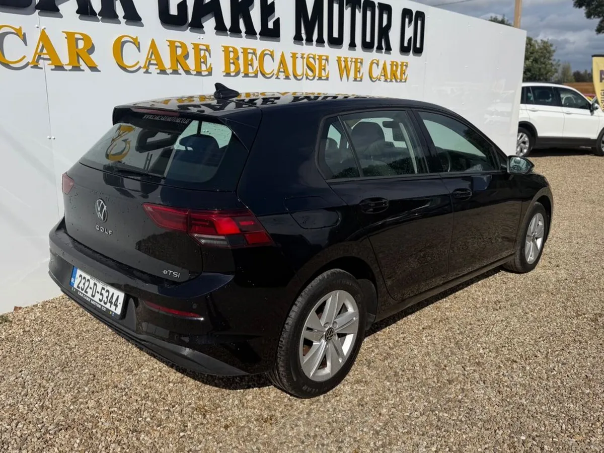 Volkswagen Golf Life 1.0 TSI Mhev 110HP 5 - Image 4