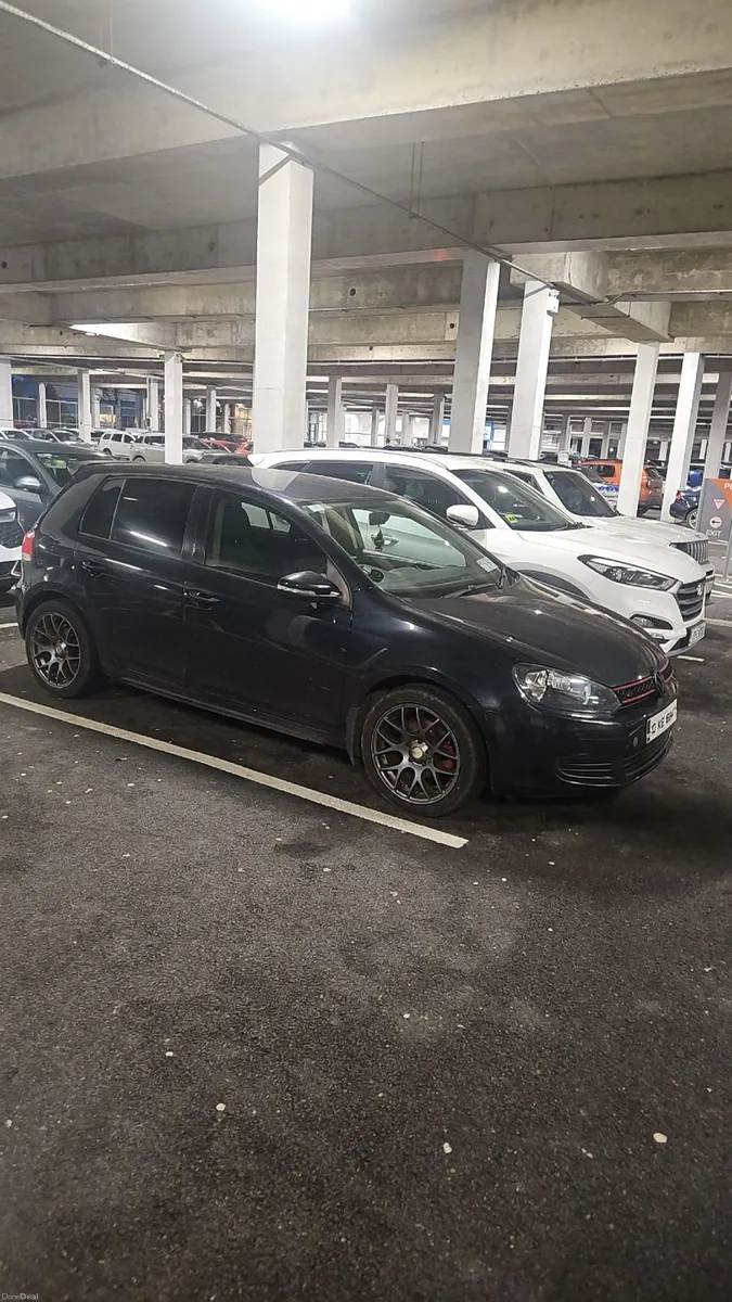 Volkswagen Golf 2010 - Image 2