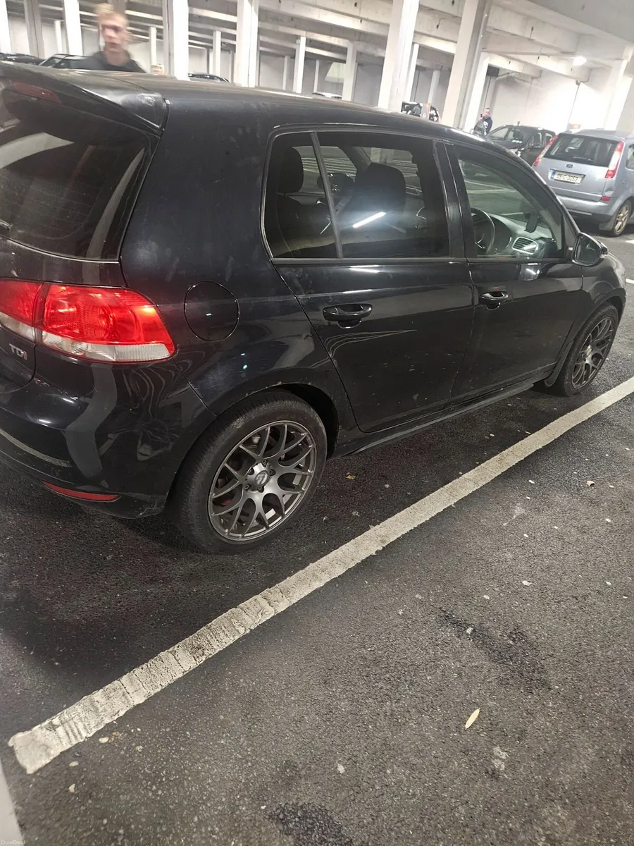 Volkswagen Golf 2010 - Image 4
