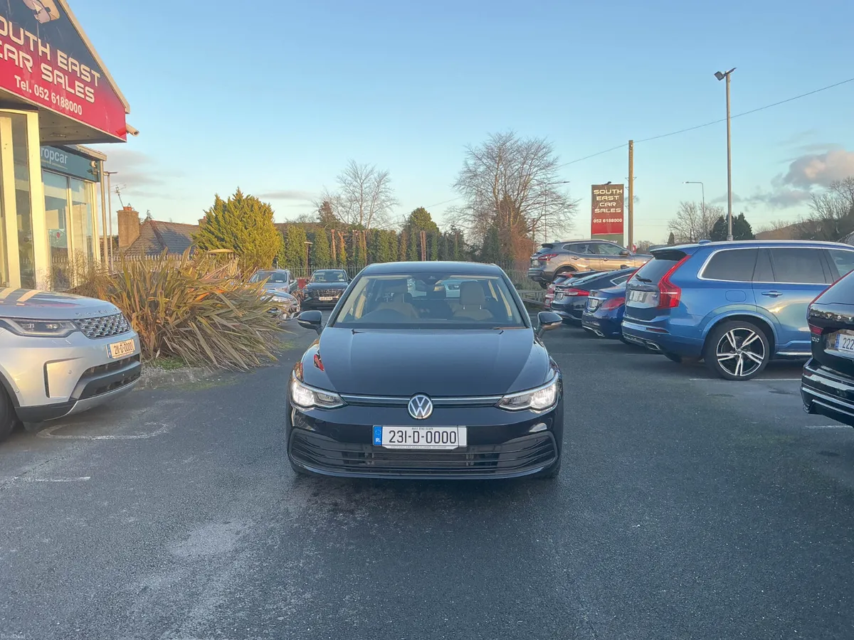 2023 VOLKSWAGEN GOLF 2.0L DIESEL - Image 1