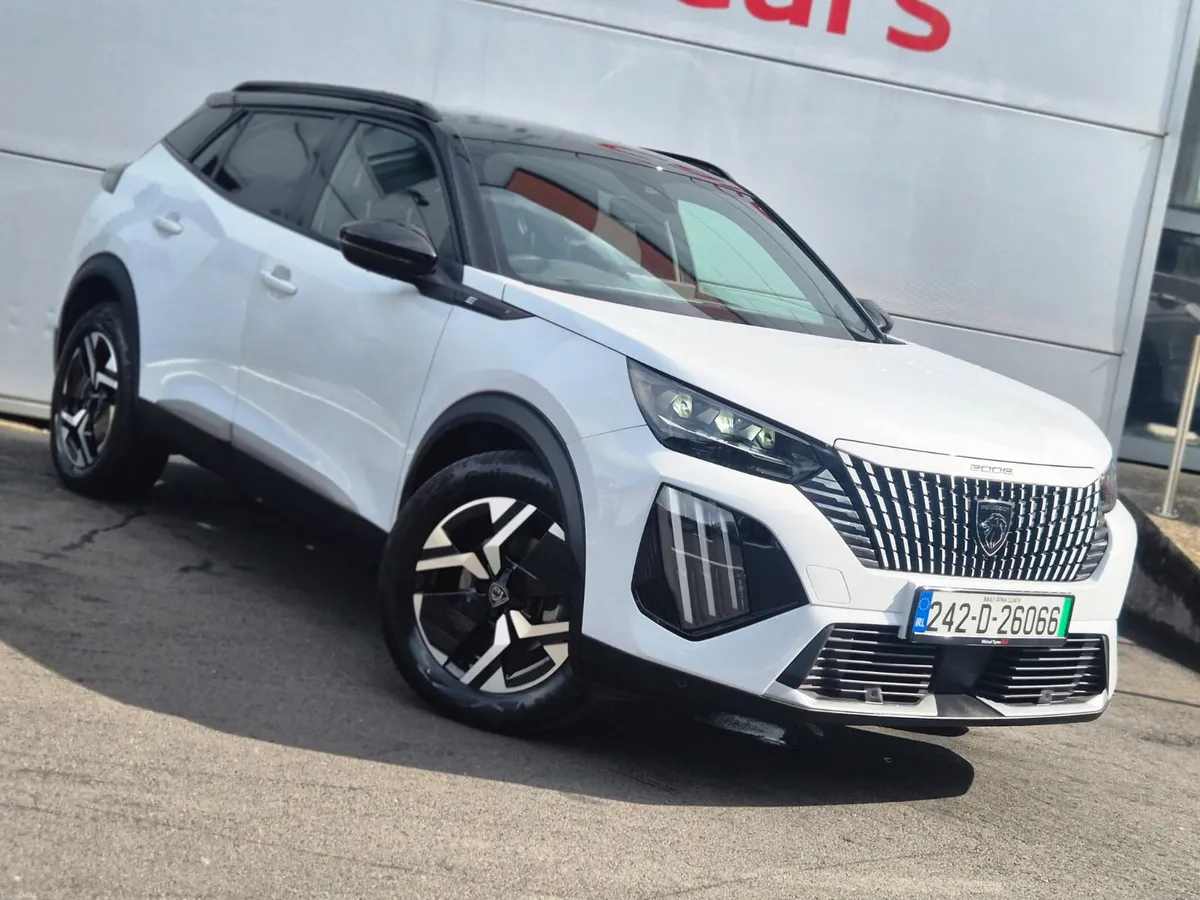 2024 Peugeot 2008e GT Line, CarPlay, 17" Alloys - Image 2
