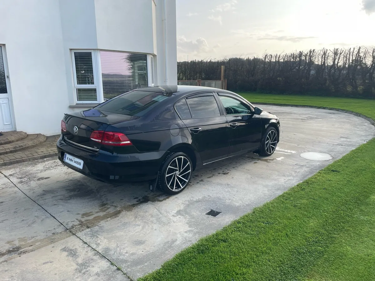 Volkswagen Passat - Image 4
