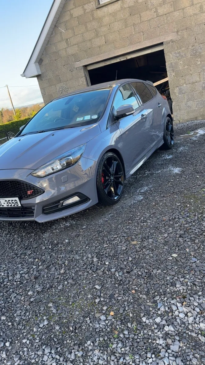 Ford Focus ST3 Stealth Grey 2015 185bhp 2.0TDCI - Image 3